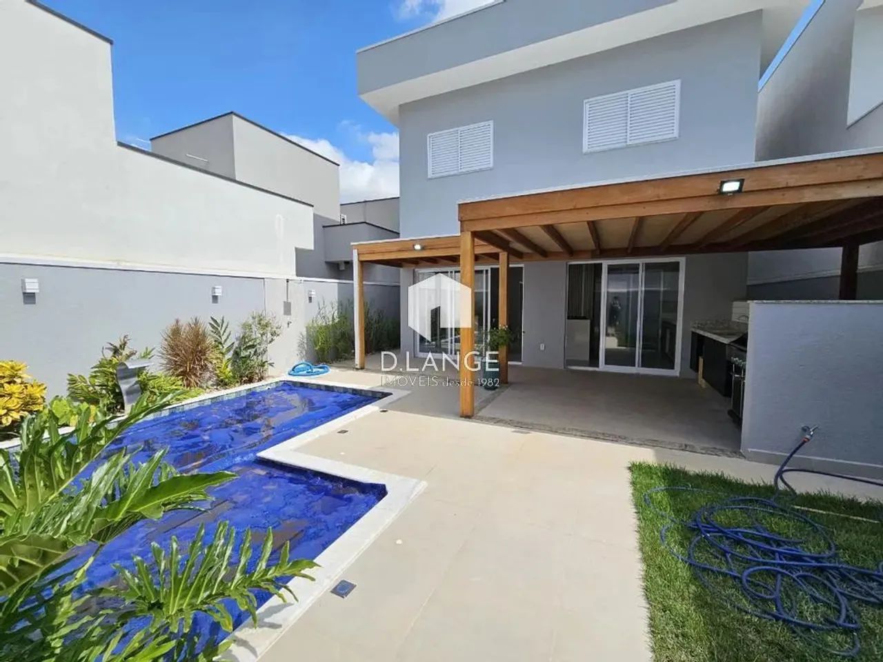 Casa à venda no Condomínio Residencial Club Portinari no bairro Parque Brasil 500 em Paulí