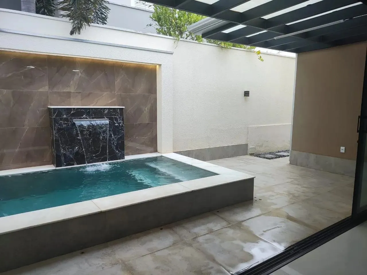 Casa para alugar com 3 suítes e armários planejados 2 vagas de garagens