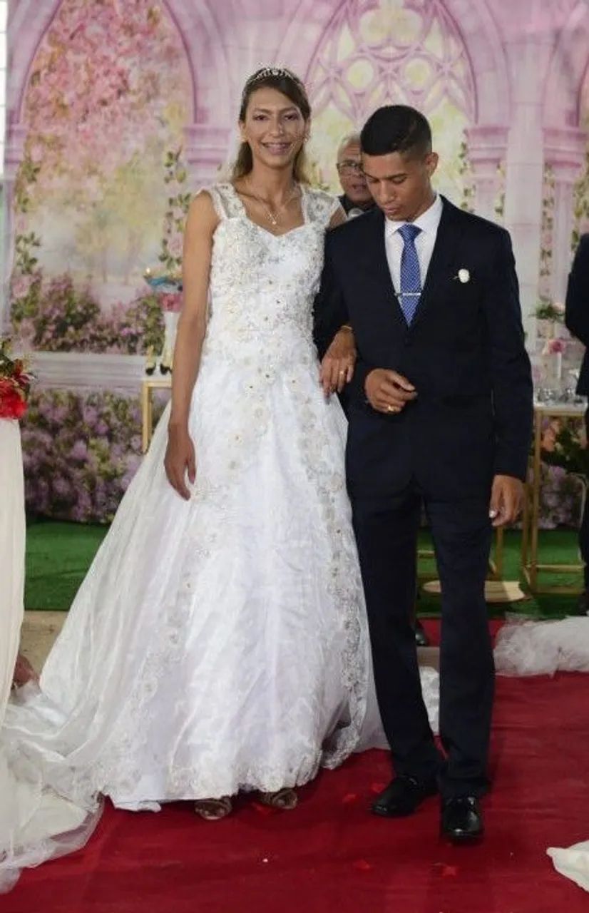 Vestido de Noiva Elegante