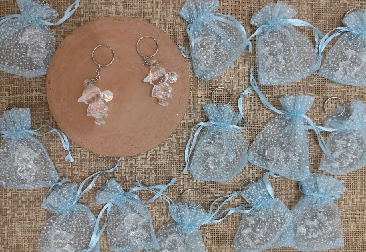 15 Chaveiros Transparente jogador ( menino com bola).