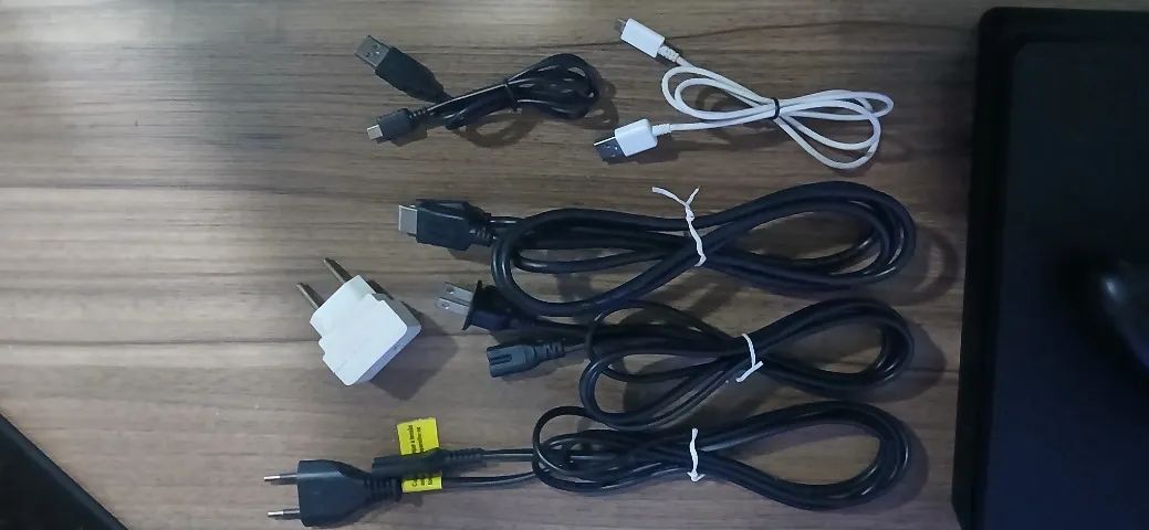 Playstation 4 (PS4) Slim + 6 jogos e 2 Controles - Foto 5