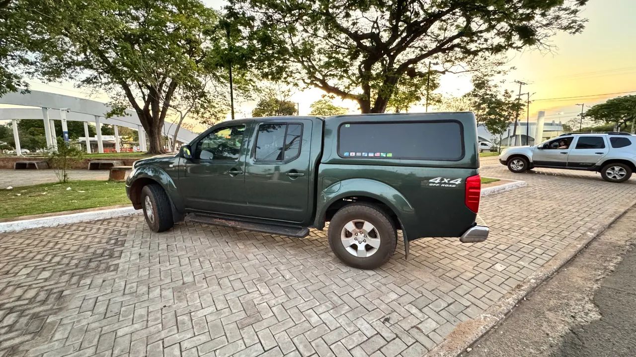 Nissan Frontier XE CD 4X4 2.5 TB Diesel 2013