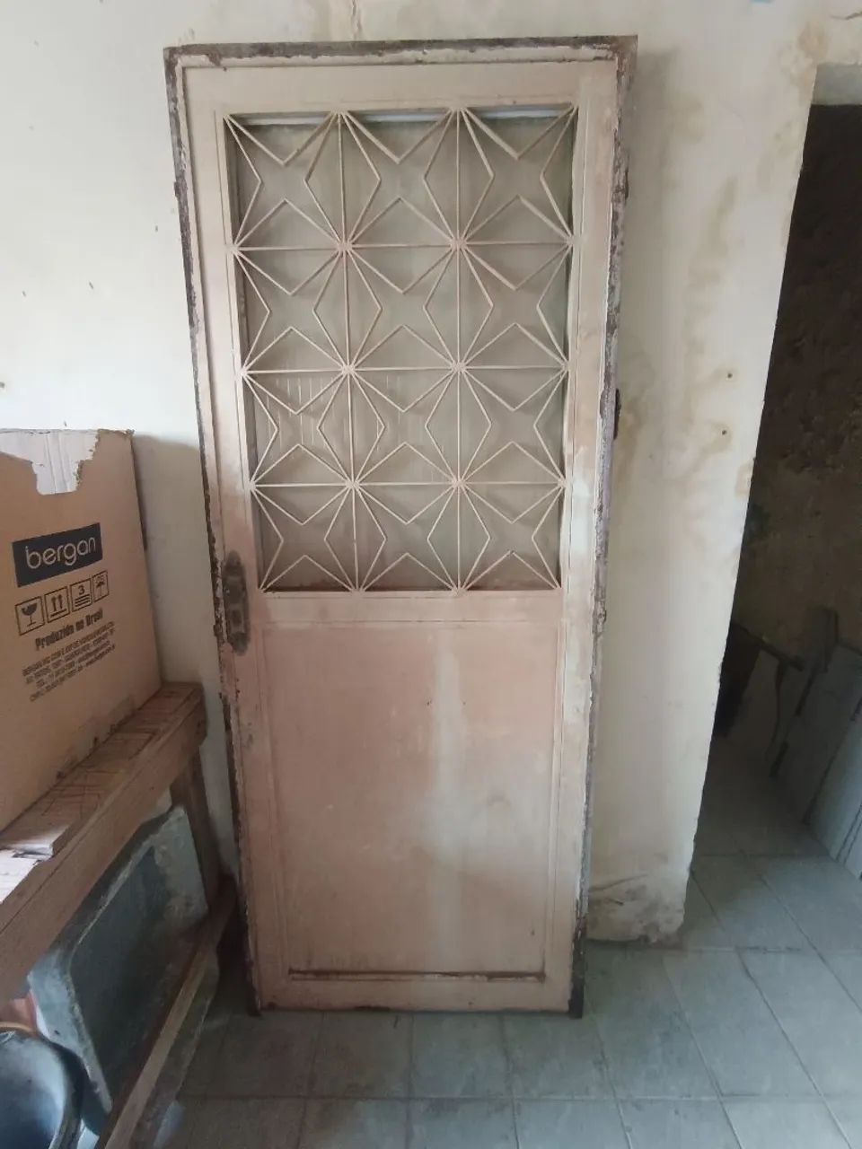 Porta de Ferro - Medida: 1.98 x 0.78 cm