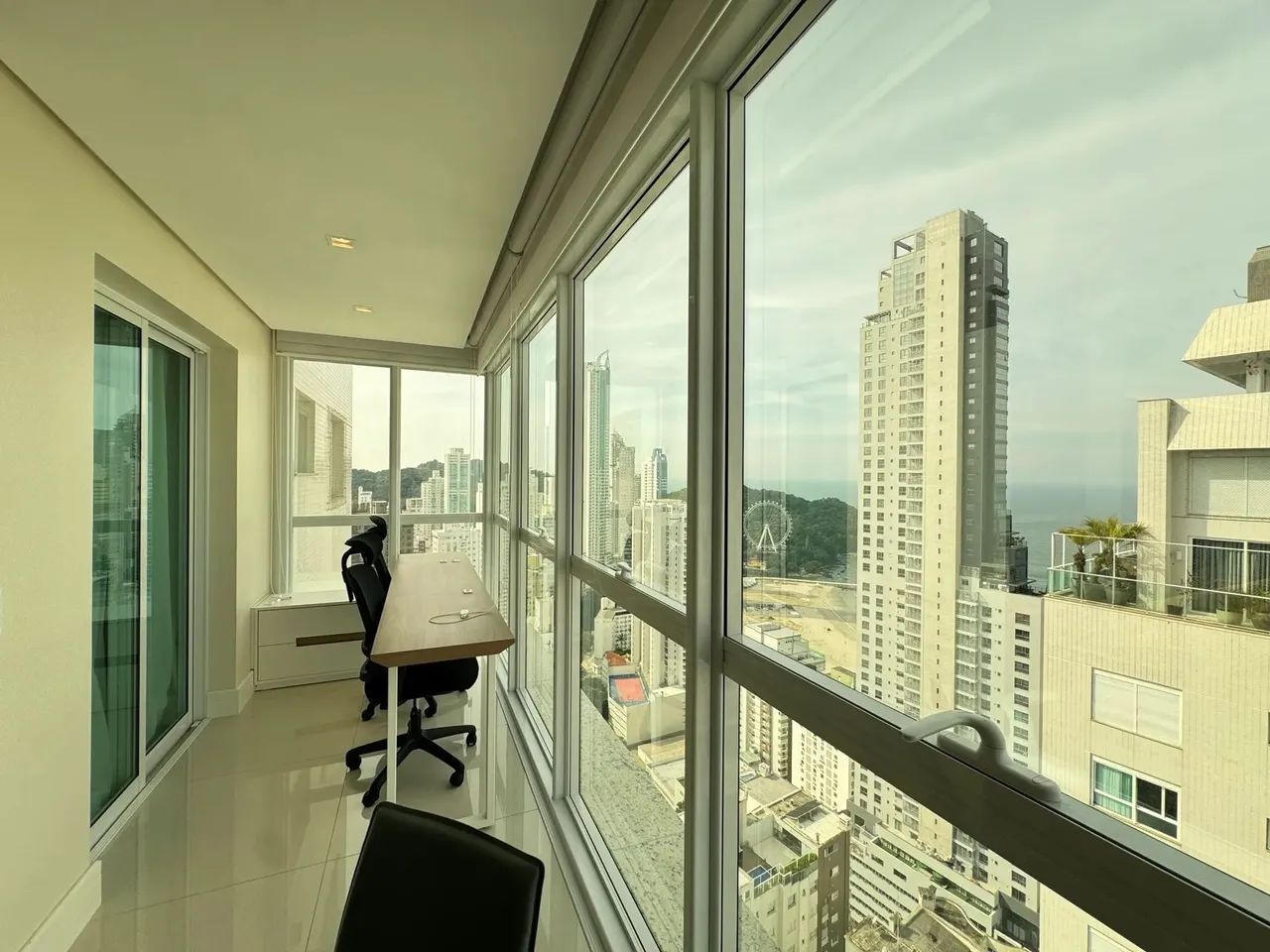 APARTAMENTO ALAMEDA JARDINS - 3 SUÍTES - LOCAÇÃO ANUAL - BALNEÁRIO CAMBORIÚ/SC. - Foto 4
