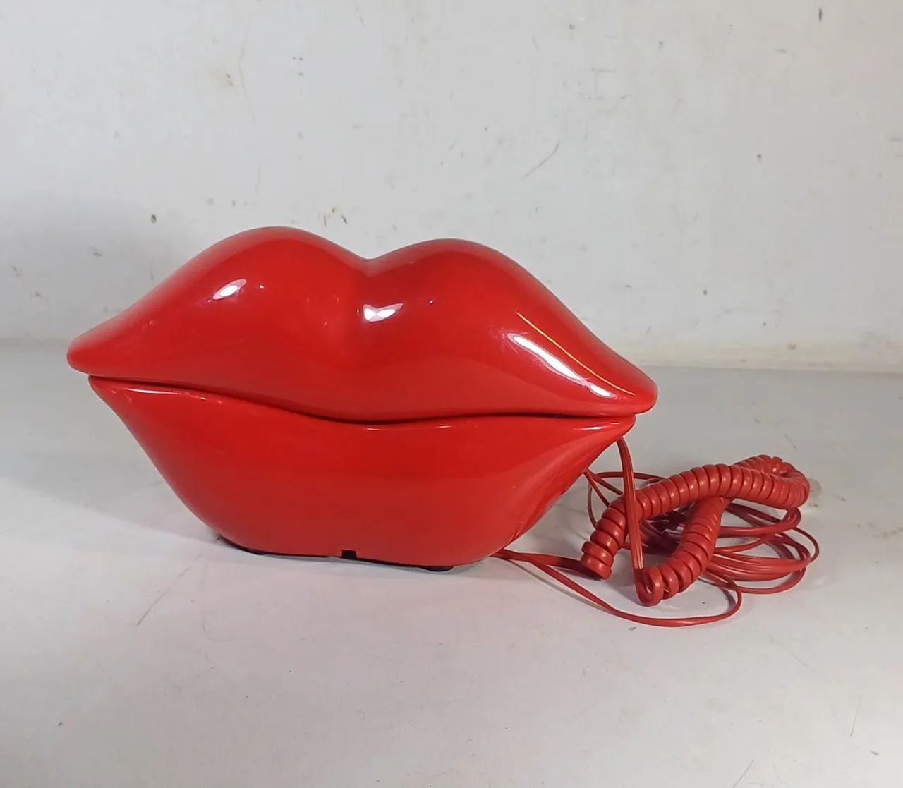 Telefone Fixo em Forma de Boca - Design Vintage sem TESTAR 