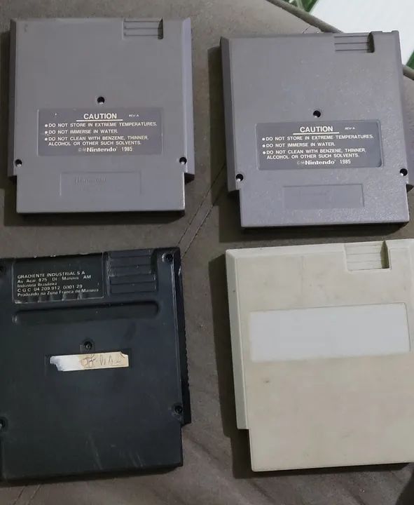 Lote de 4 Cartuchos de NES - Bigfoot, Iron Sword, Super Pitfall e Rockman 3 - Foto 2