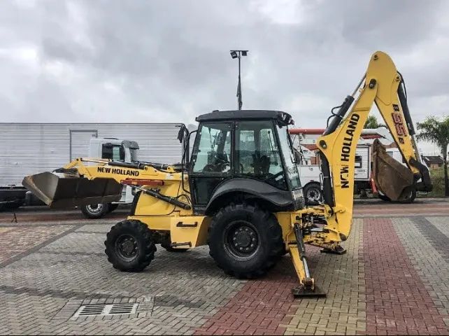 Retroescavadeira New Holland 2016 - Foto 2