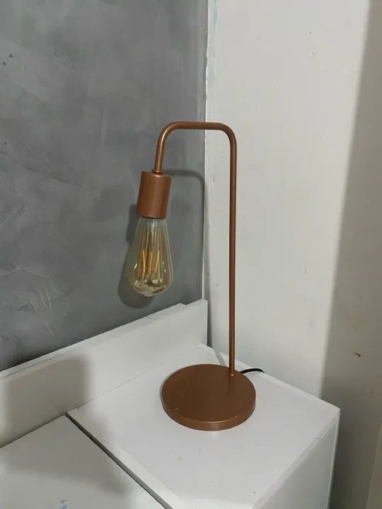 Luminária retrô rose gold 