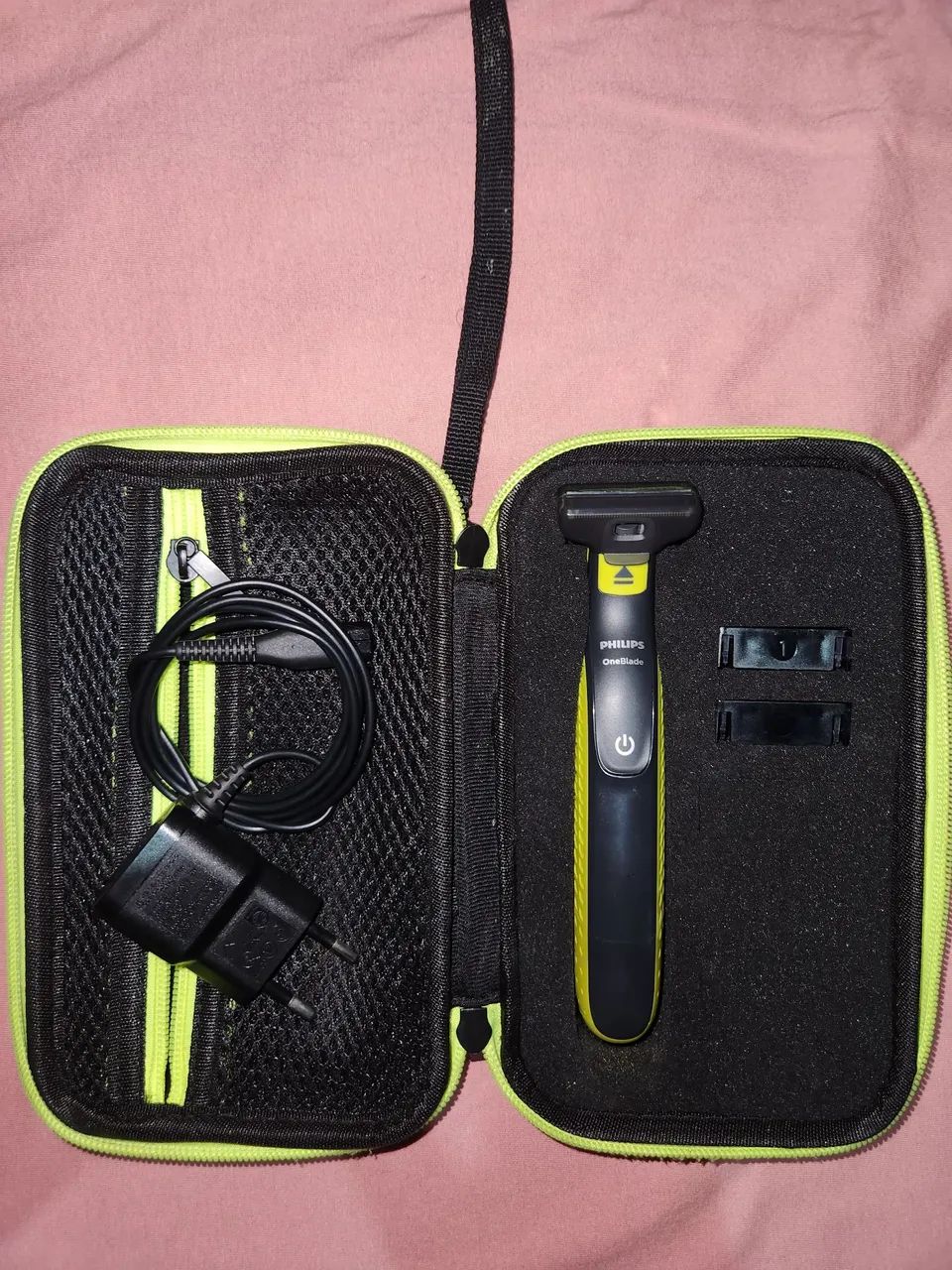 Barbeador elétrico Philips Oneblade QP2521/10 à prova d'água - Foto 2