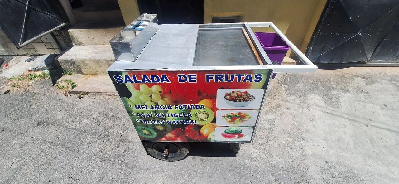 Carrinho gourmet de salada de frutas
