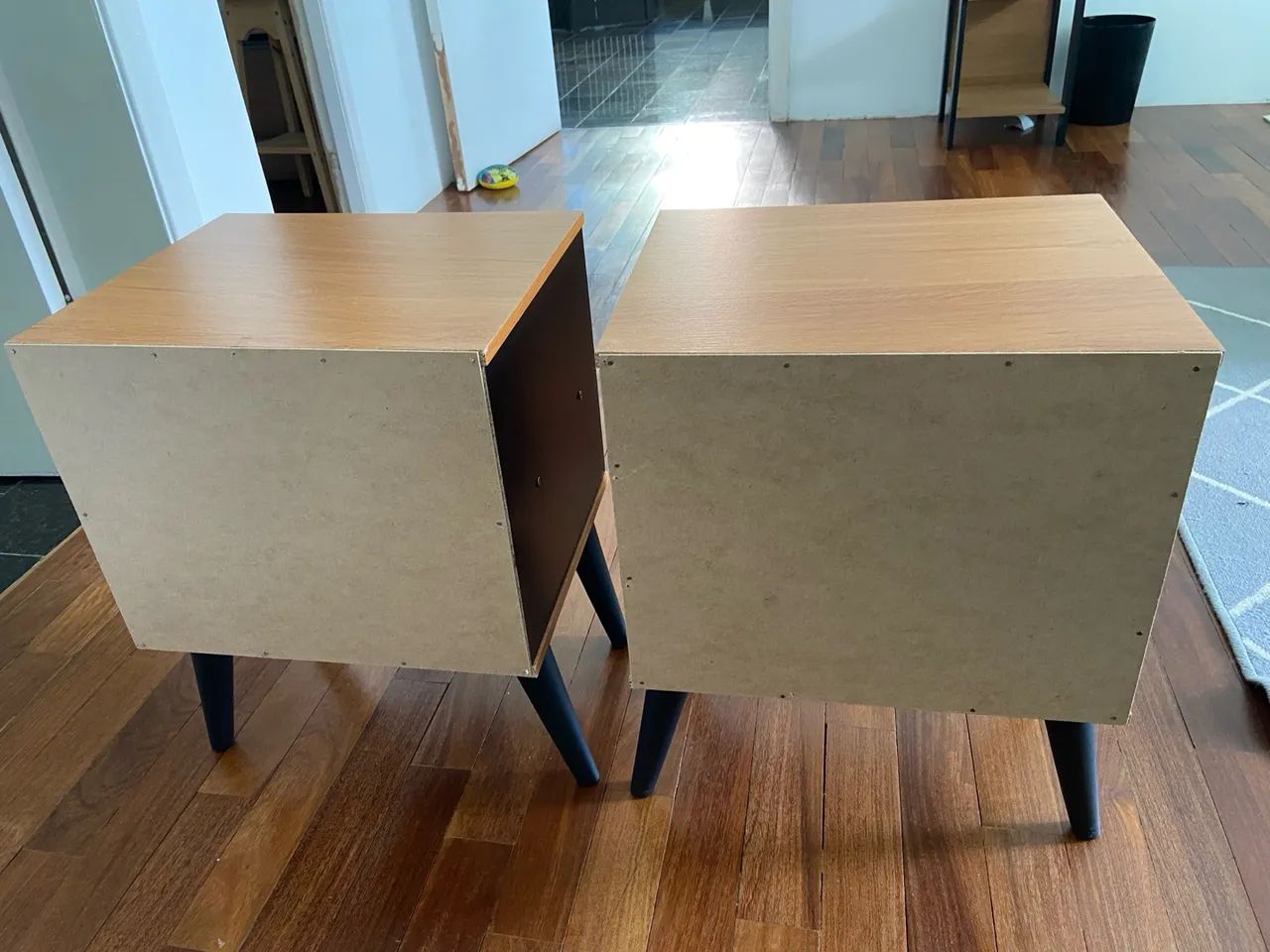 2 mesas de cabeceira retrô - Foto 4