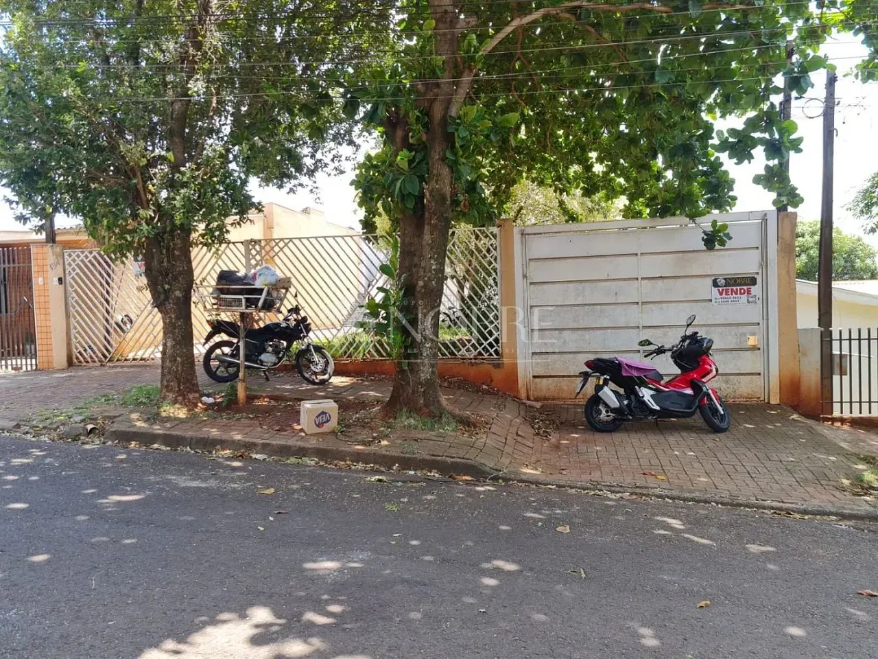 Vende imóvel com 3 apartamento no Jardim Olímpico em Maringá