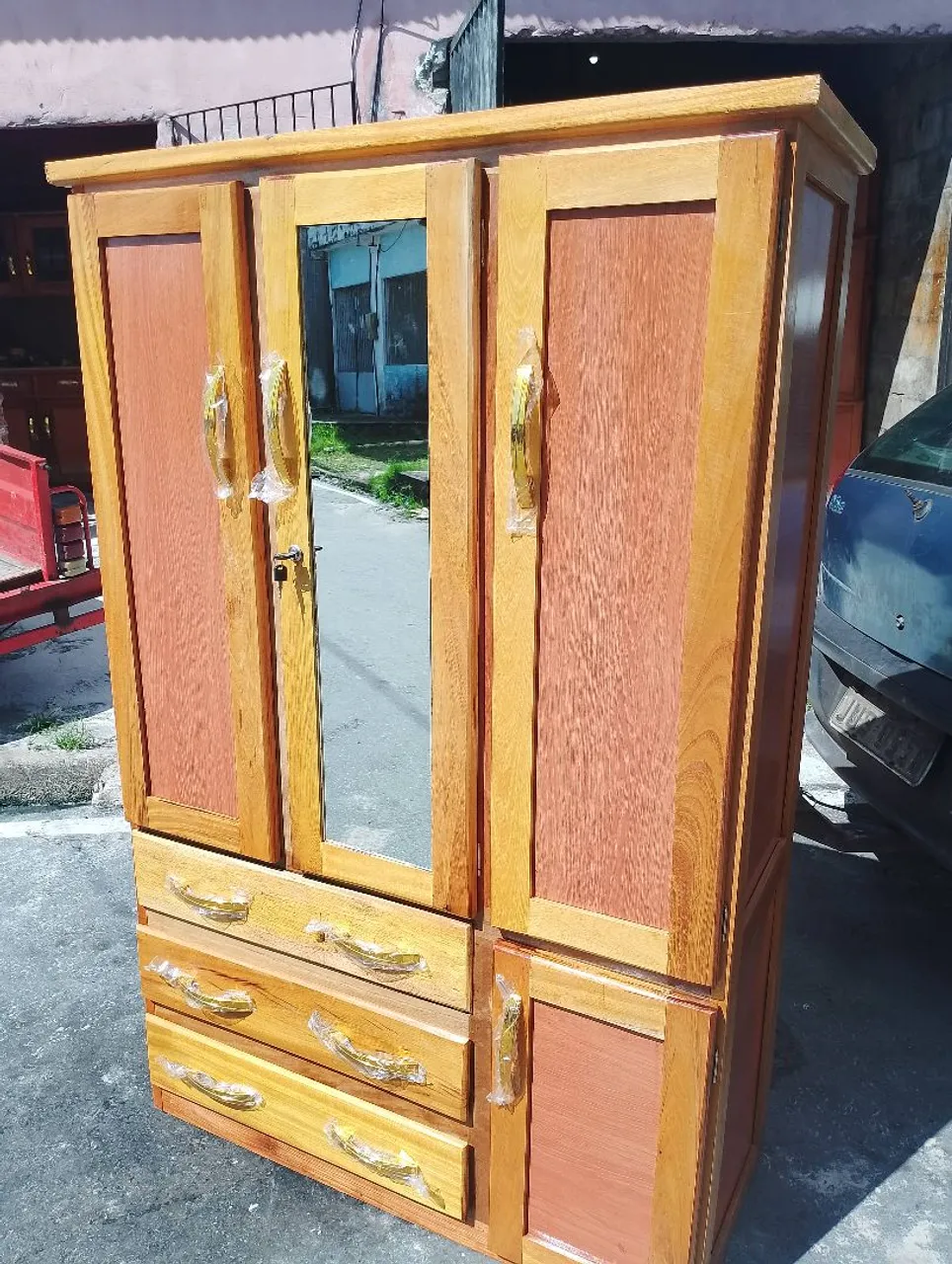 GUARDA ROUPA DE 3 PORTAS NOVO