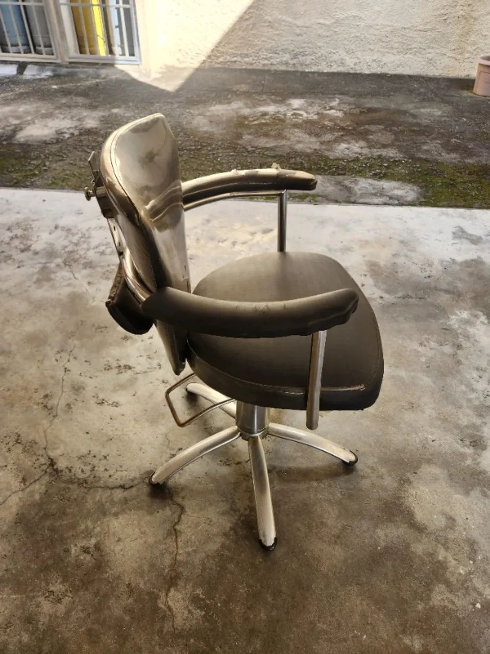 Cadeiras de Cabeleireira (o) - Foto 3