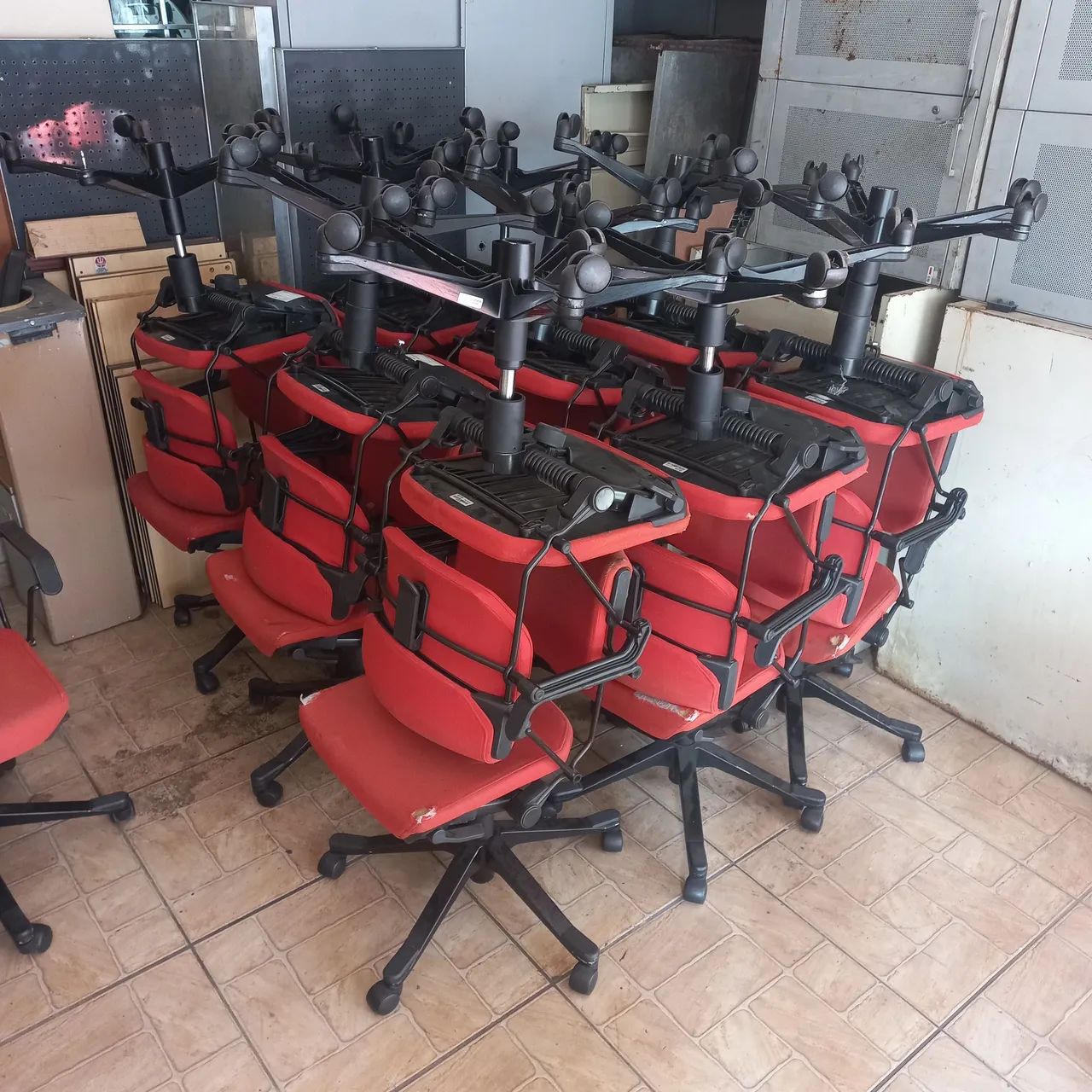Lote de 70 cadeiras giroflex só 2800 - Foto 3