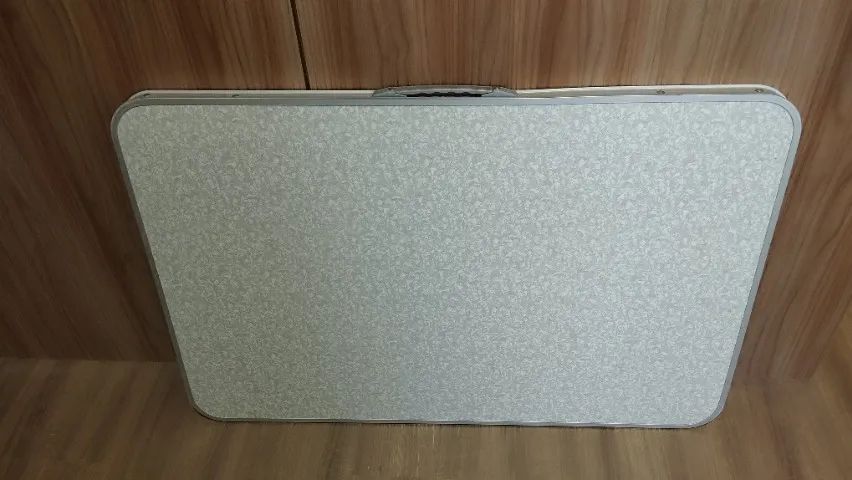 Mesa de camping dobrável 