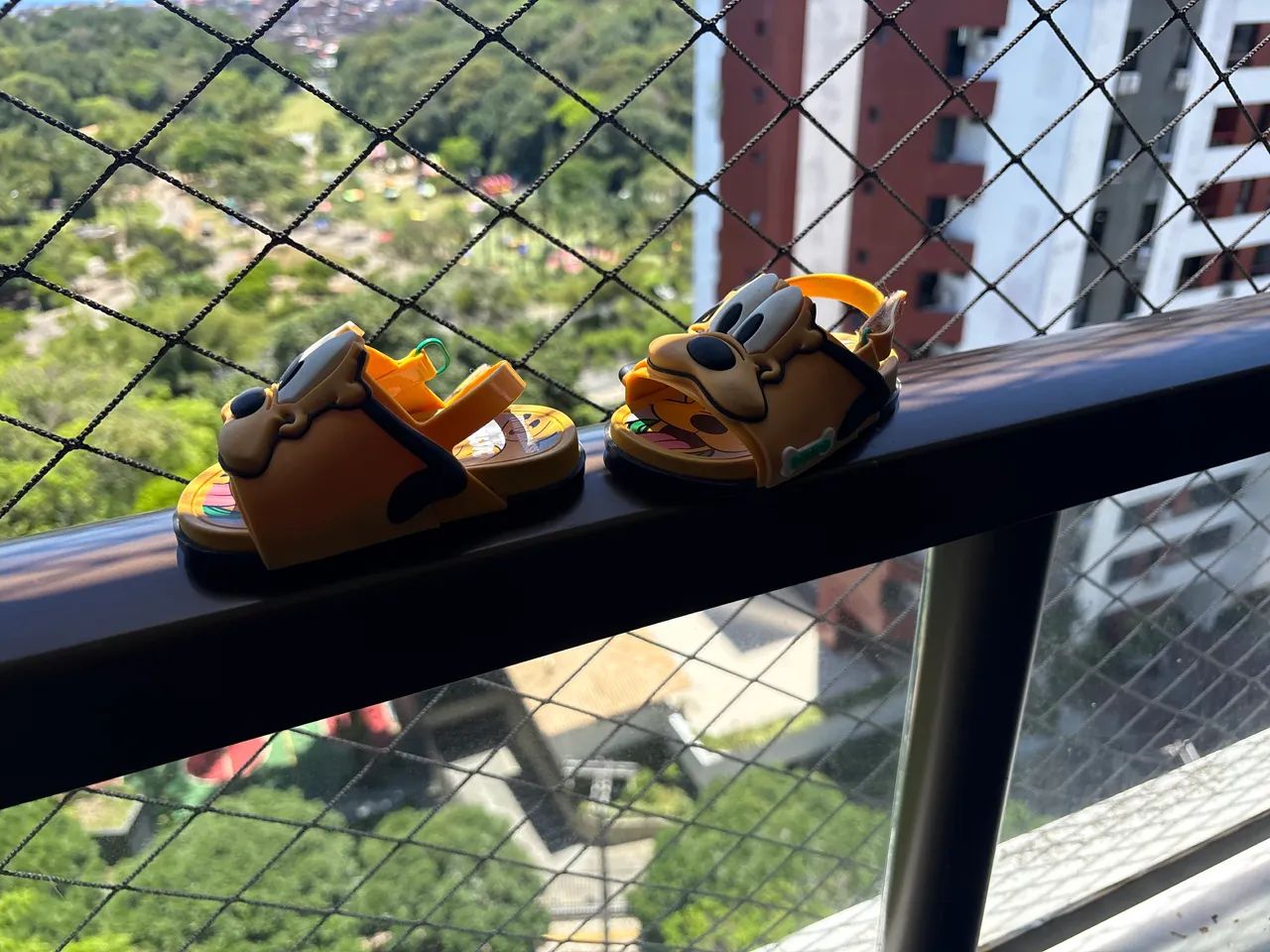 Sandália Melissa Pluto - Nº 17/18 - R$ 50,00 - Foto 3