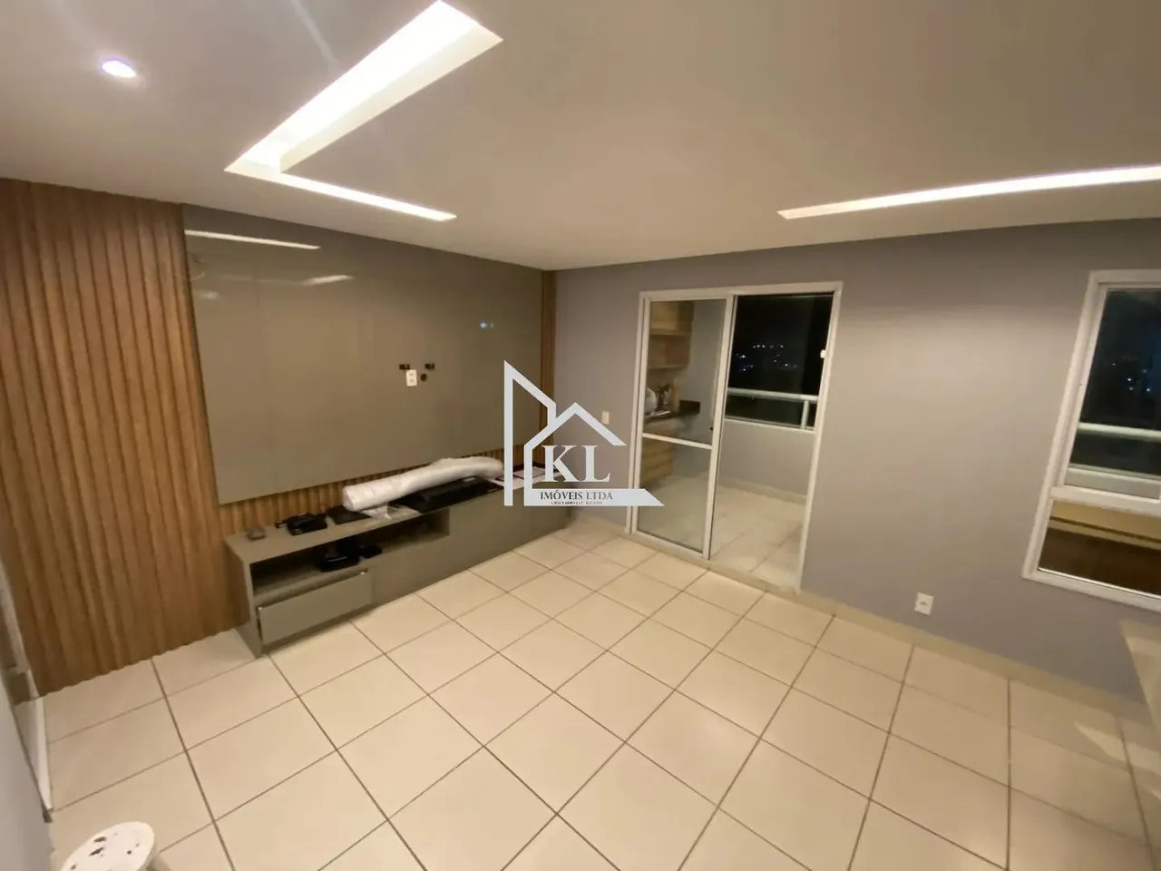 Vendo no Cond. L'acqua lindo apartamento com 114m², 4 quartos (1 suíte), lado sombra, 3° a