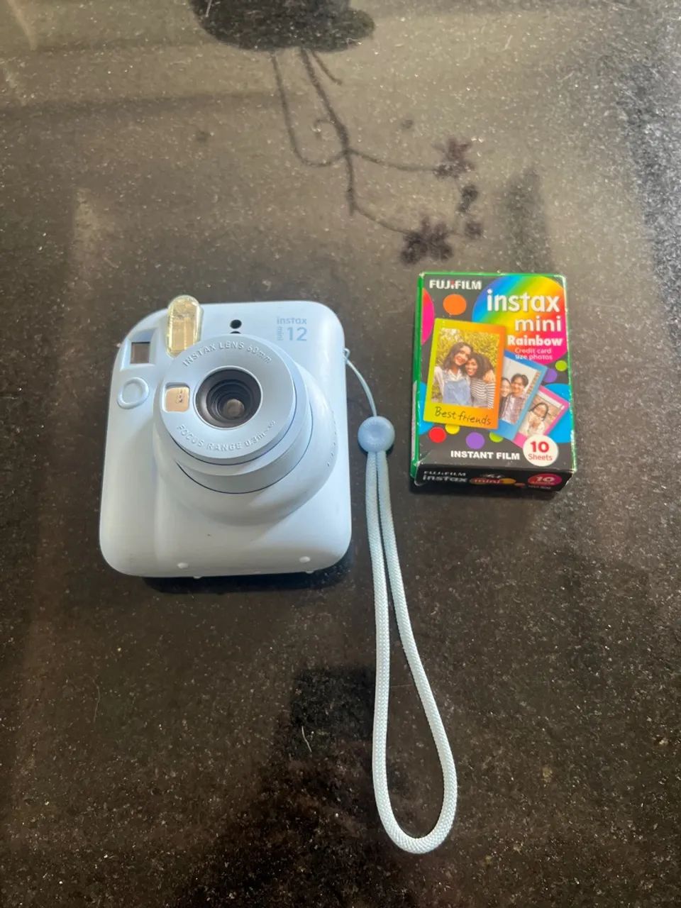 Câmera Instax Mini 12 + Filme Rainbow