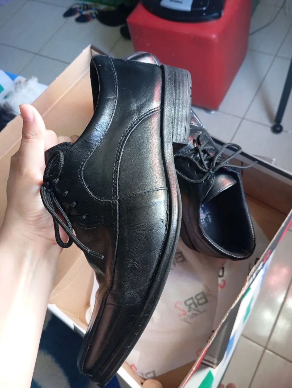 Sapato Sociais pretos em couro - Foto 2