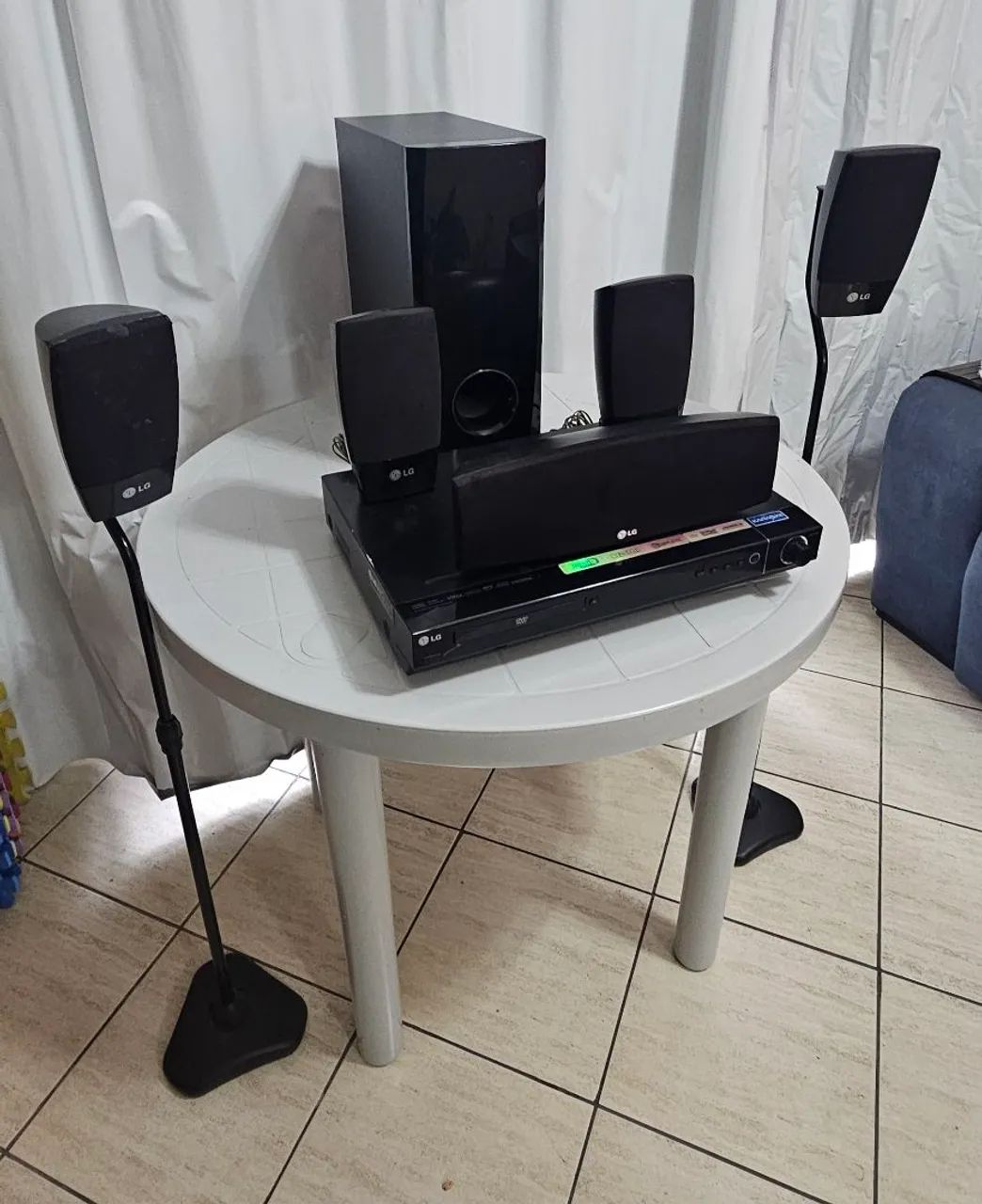 Home Theater LG 5.1, com defeito.