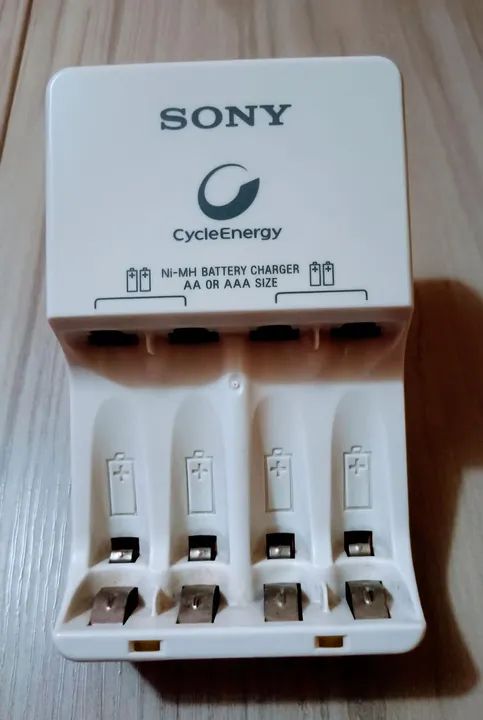 CARREGADOR DE PILHAS SONY  - Foto 2