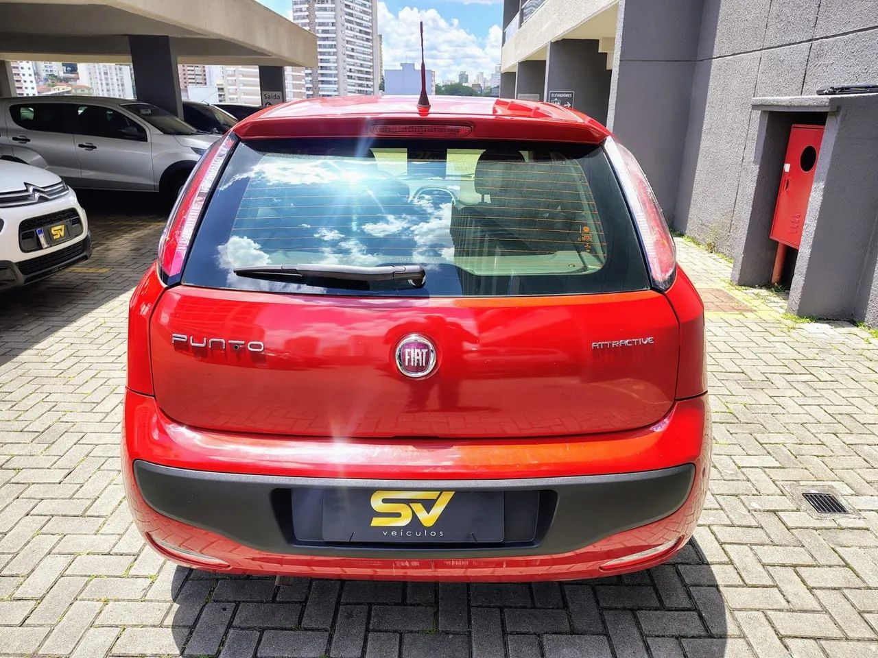 FIAT/PUNTO 1.4 ATTRACTIVE 8V KM139.000 2016 MUITO NOVO <br><br>2015/2016 - Foto 3
