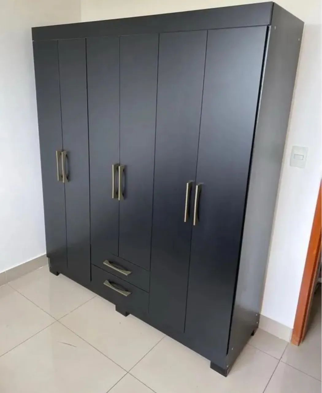 Guarda roupa 6 portas  - Foto 3