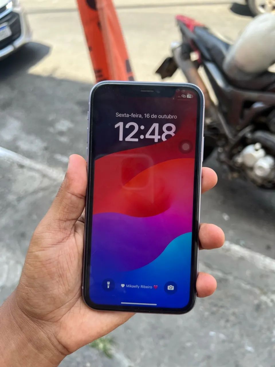 VENDO IPHONE 11 LILÁS  - Foto 2
