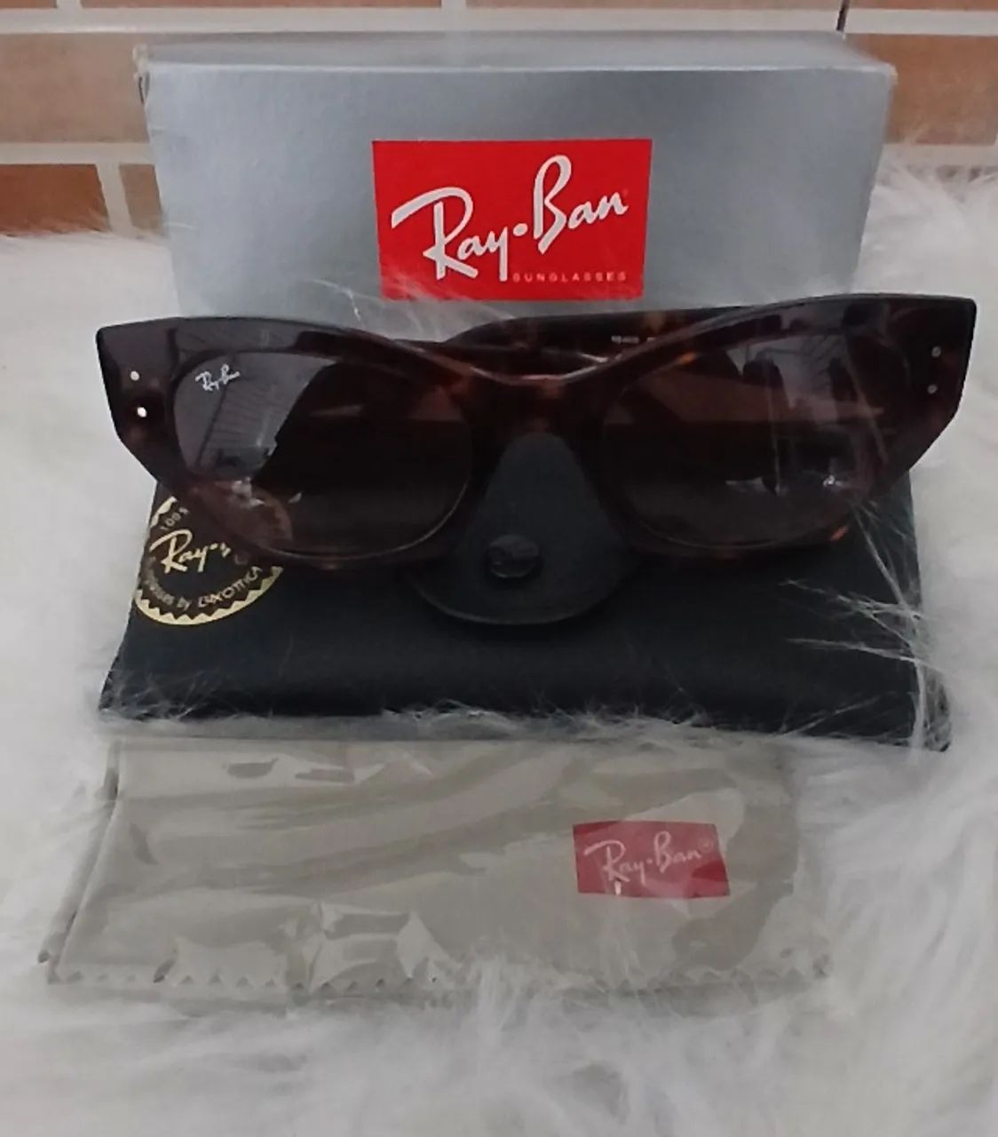 Oculos de Sol Ray Ban modelo: zena rosa 4430 - Foto 3