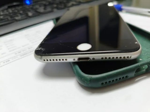 Iphone 8 Plus Avariado. - Foto 2