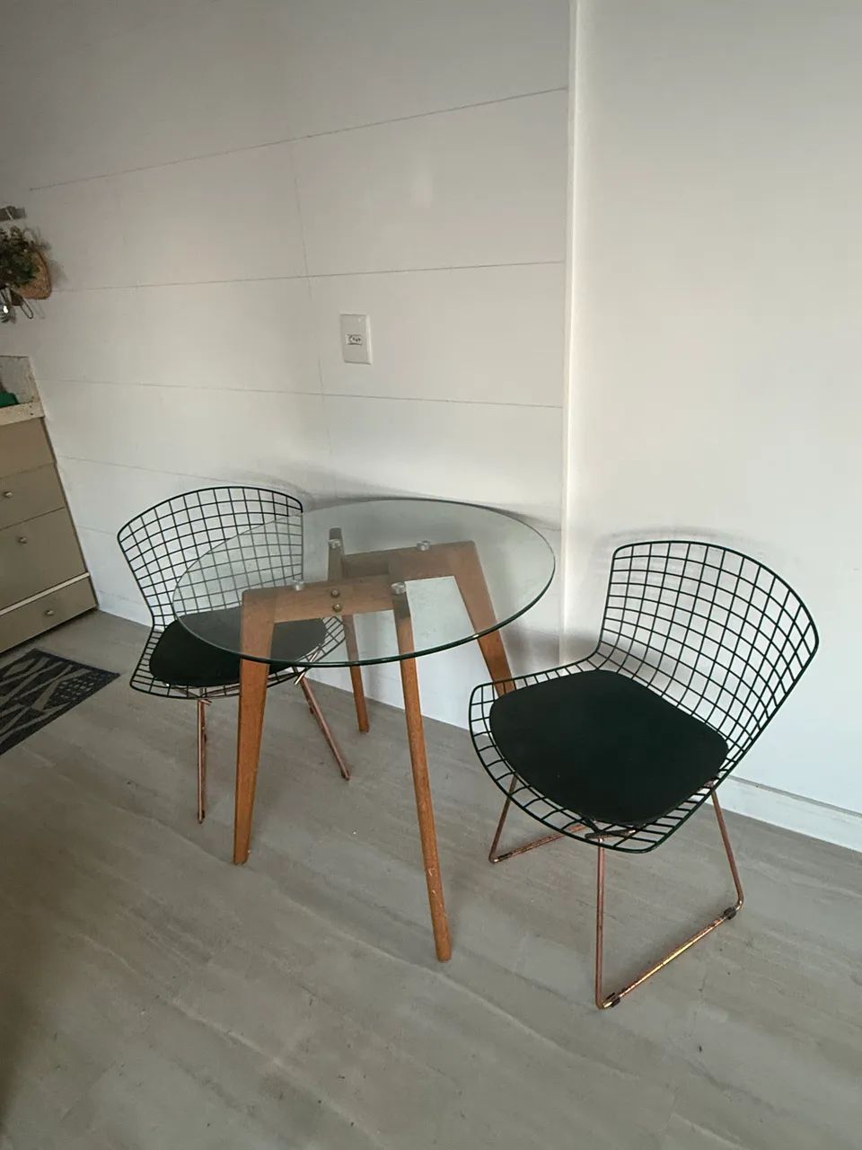 Mesa e cadeiras 
