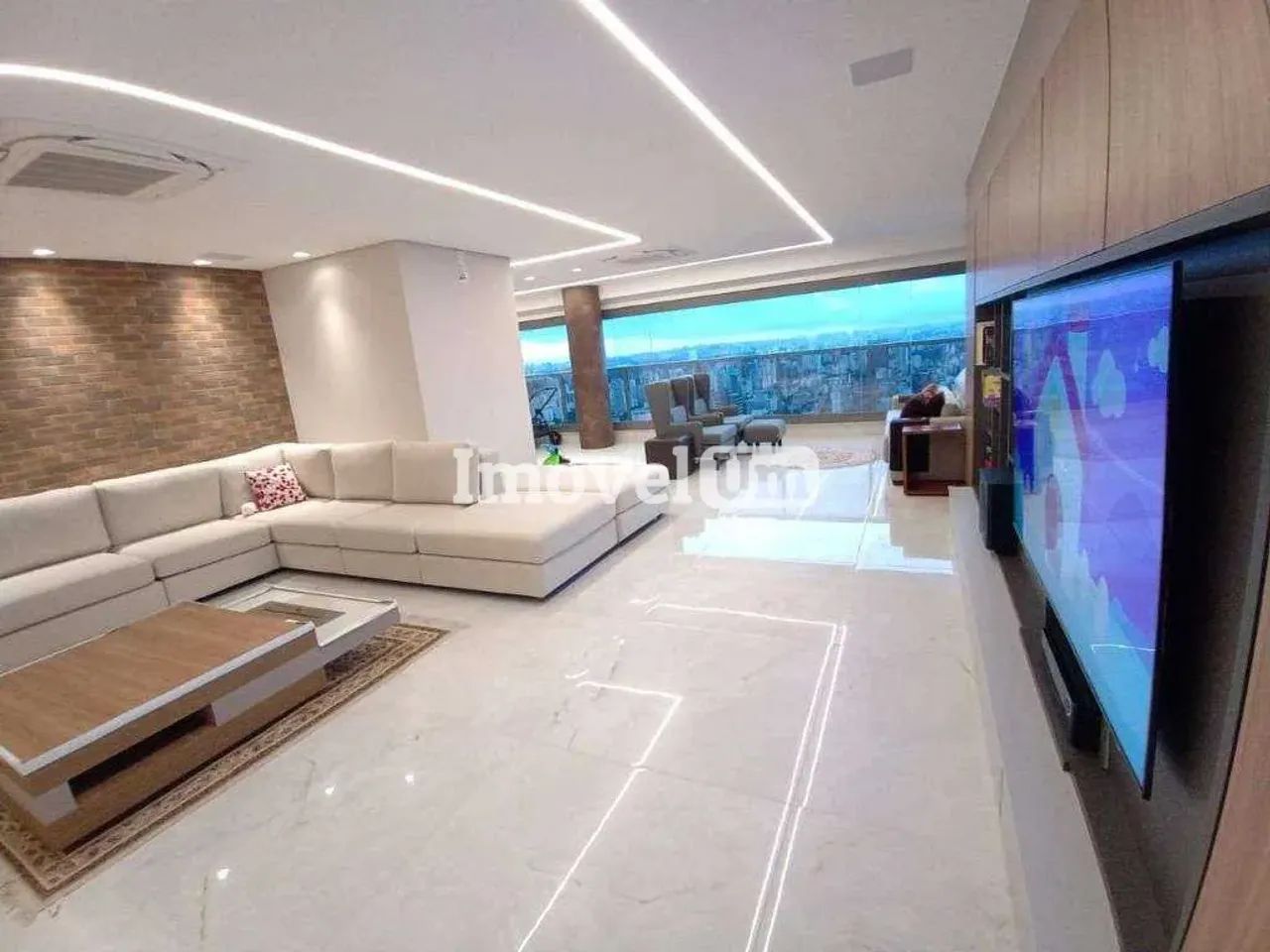 Cobertura para venda com 3 suítes em Pinheiros com 200m²