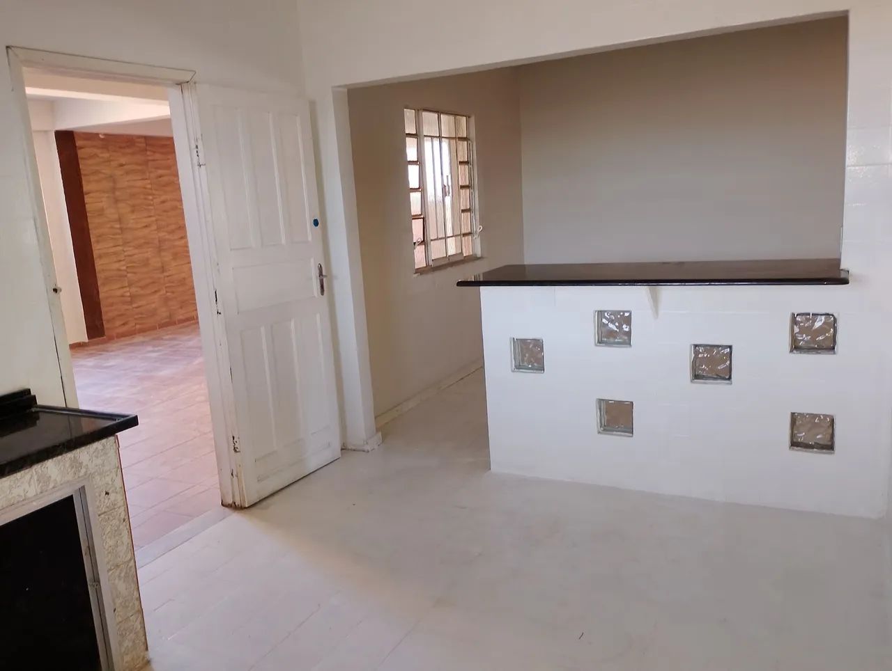 Casa bem localizada com amplo espaço  - Foto 3