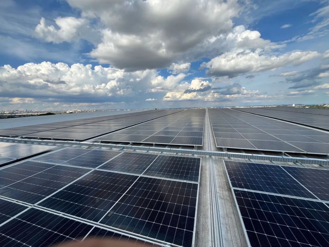 Limpeza e manutenção de painéis solares 