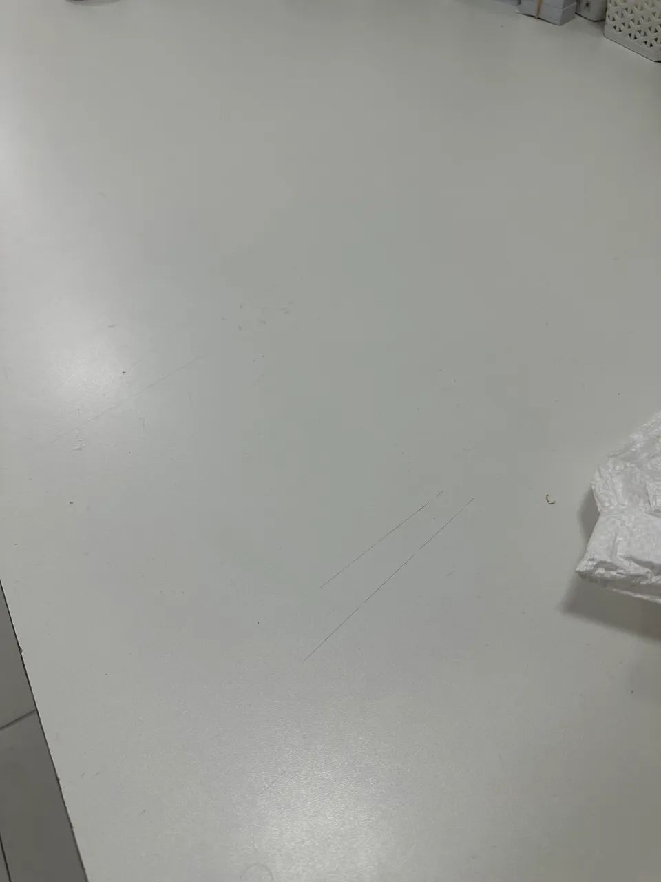 Mesa branca com gaveteiro  - Foto 5