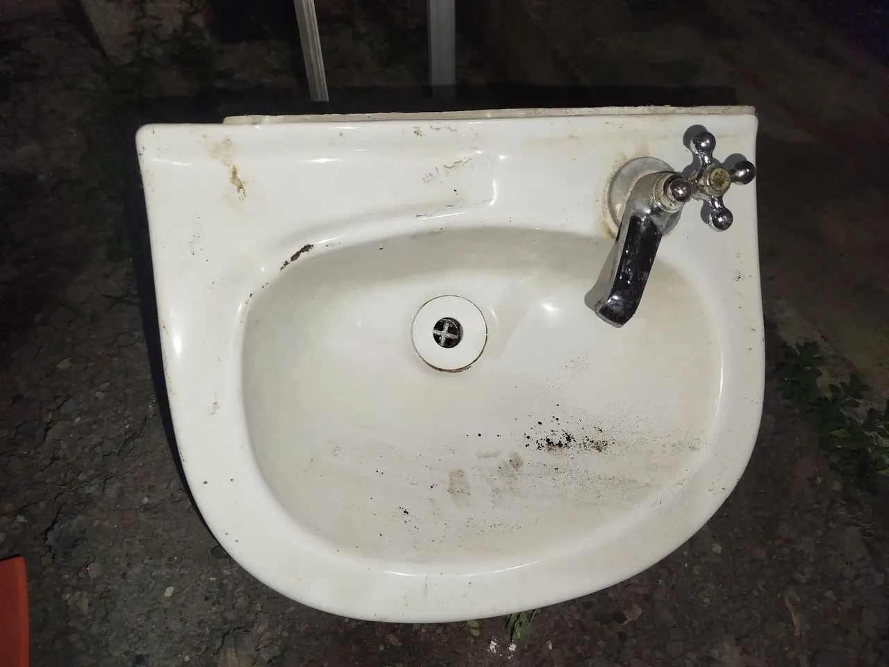 Pia e vaso com caixa acoplada  - Foto 3