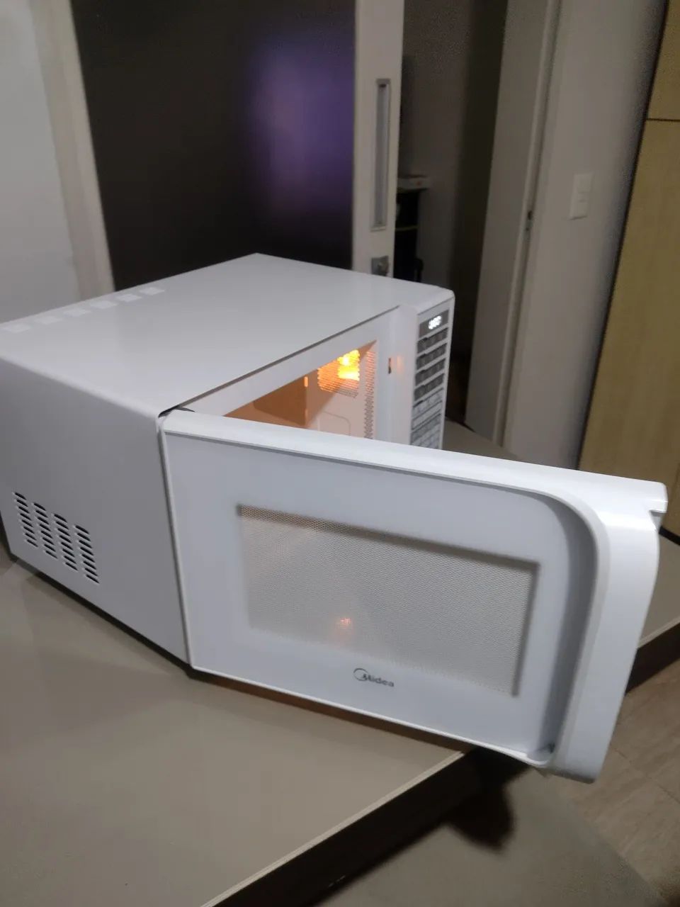 Microondas Midea 31 litros, funcionando perfeitamente  - Foto 4