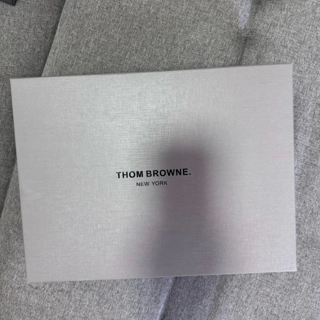 blazer thom browne cinza 42 - Foto 4
