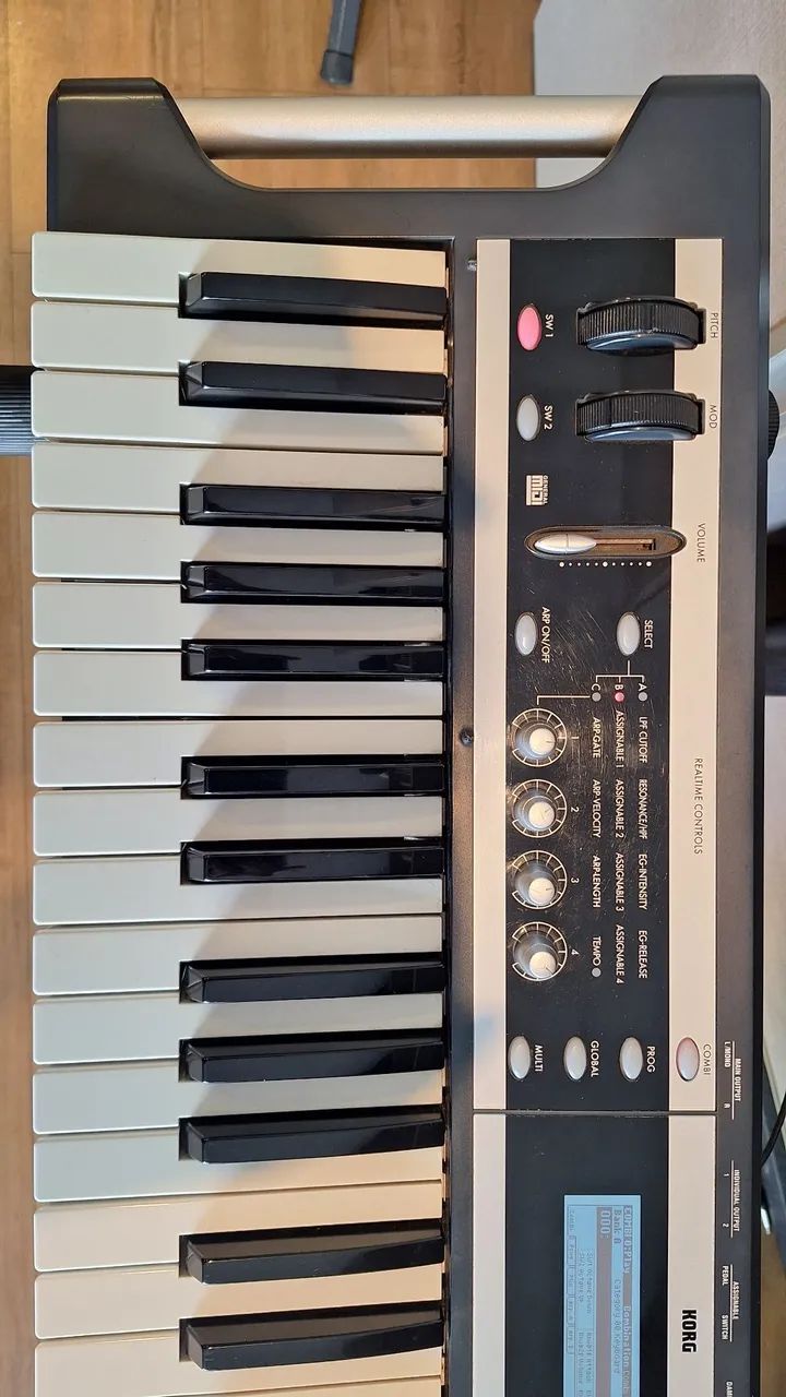 Teclado Korg X50  - Foto 2
