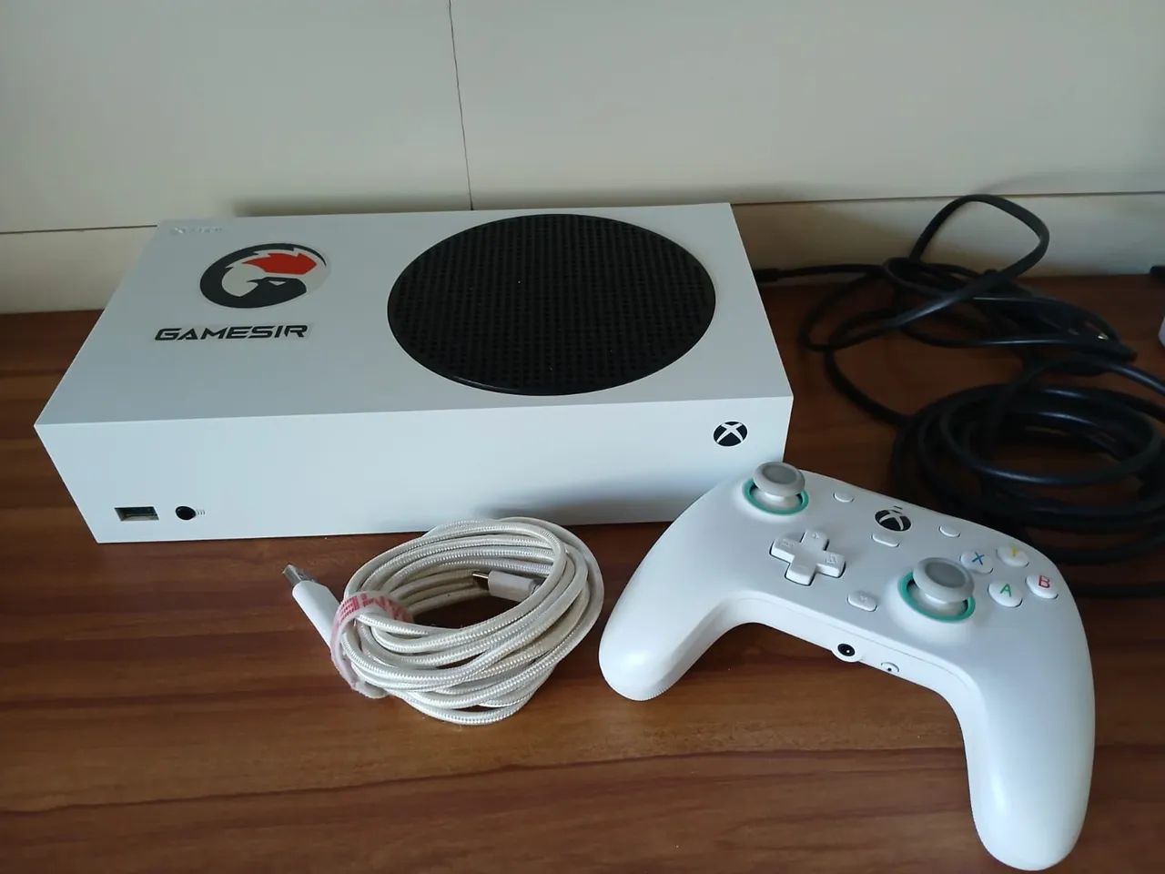 Vendo Xbox séries S em excelente estado com controle gamesir G7 SE e teclado e mouse - Foto 2