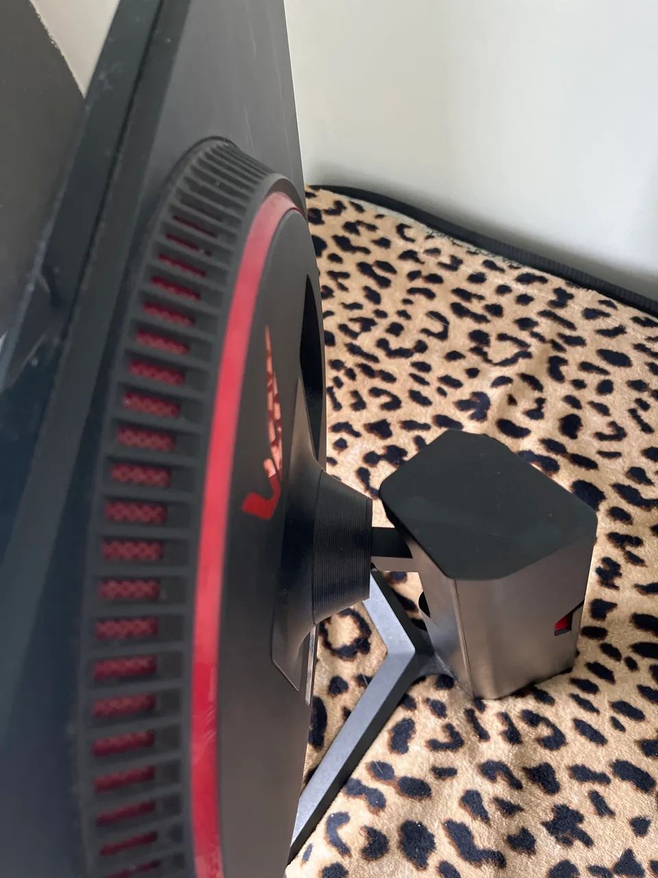 Monitor Gamer LG UltraGear 27 POLEGADAS 144Hz - Tela Danificada  - Foto 4