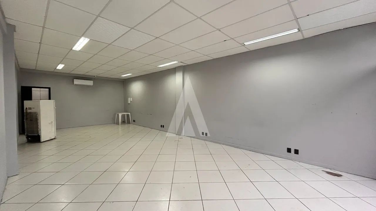 LOJA COM 62,3M² COM LAVABO, BOA VISIBILIDADE NO BAIRRO BOEHMERWALD - Foto 3