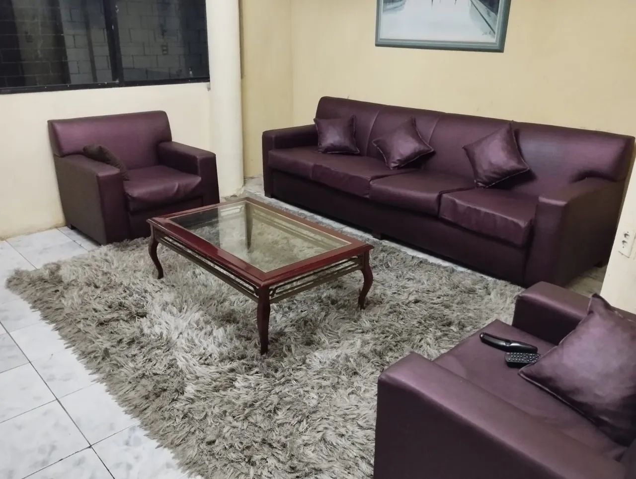 Conjunto de sofá e mesa 