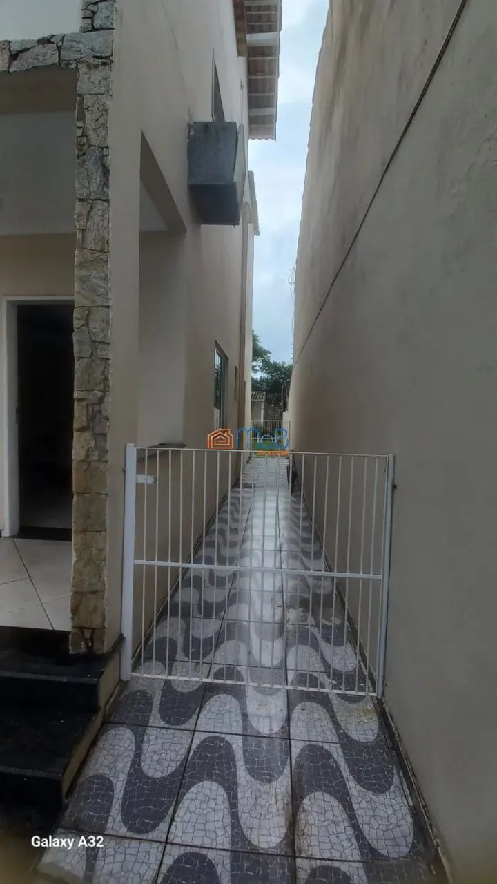 Casa com 03 quartos e quintal para locação. - Foto 3