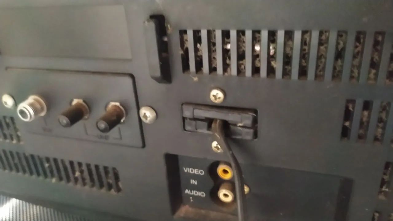 TV marca Toshiba 20 polegadas antiga funcionando  - Foto 3