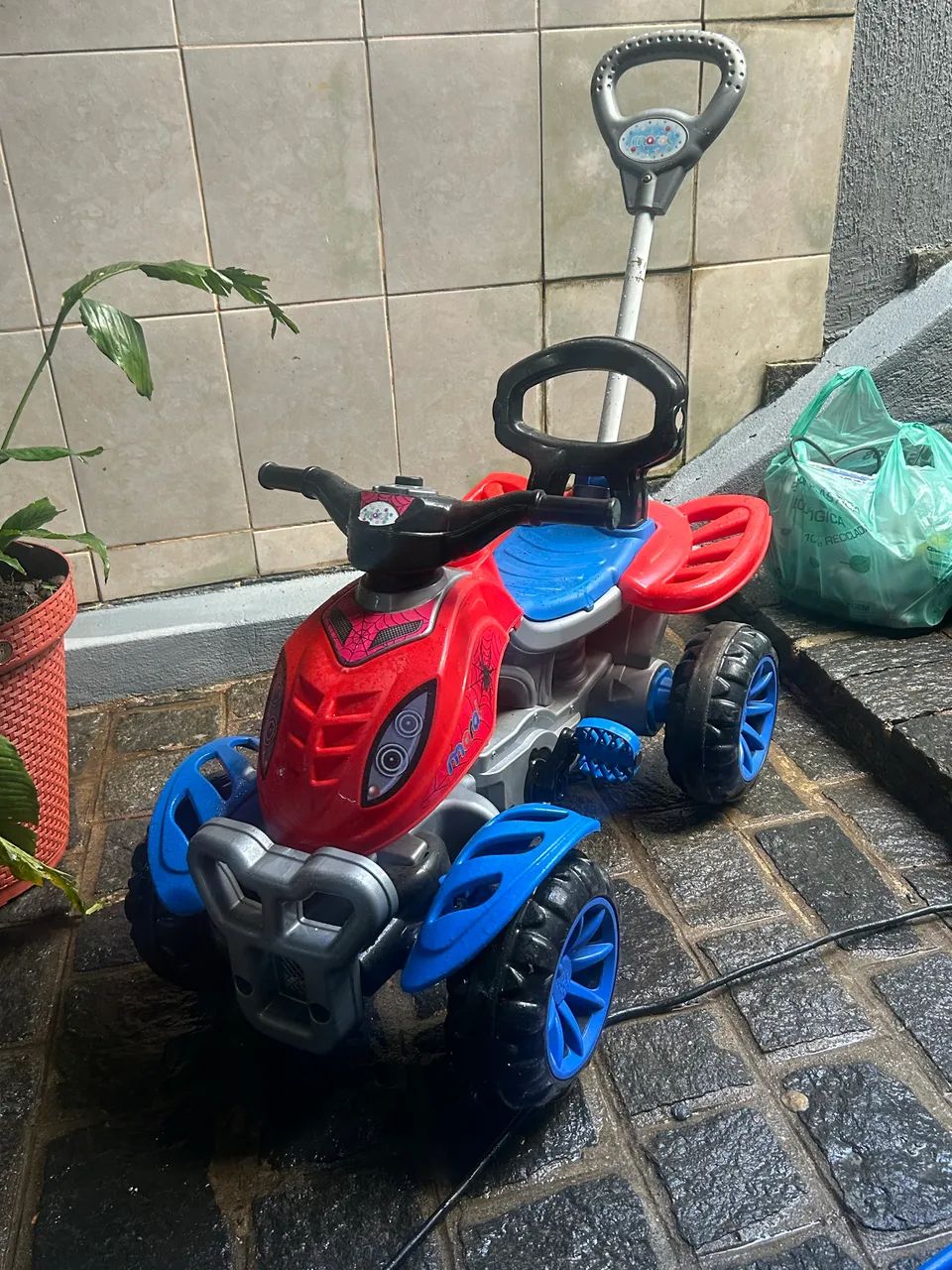 Caminhão infantil 
