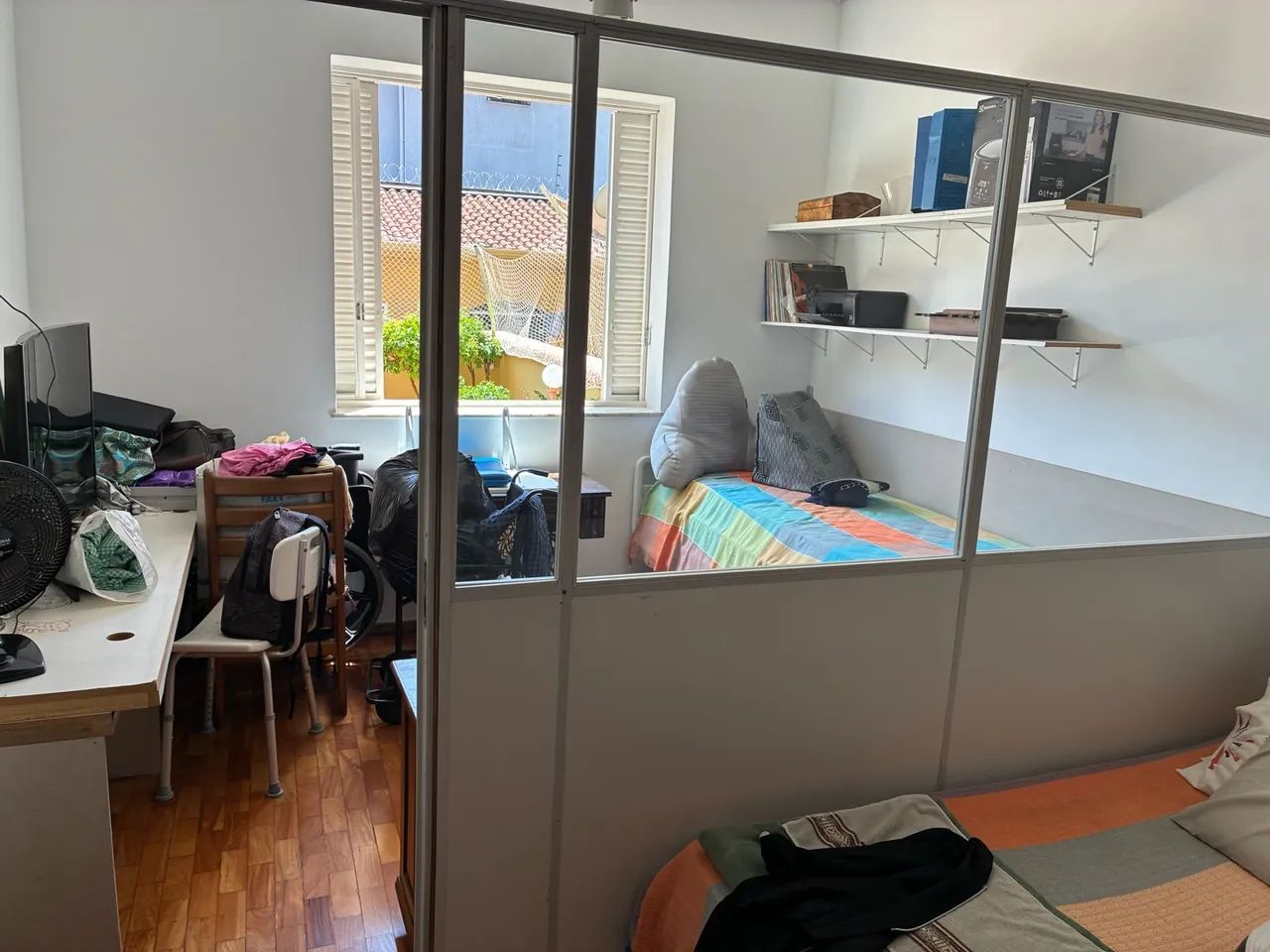 Divisória com Porta e vidro