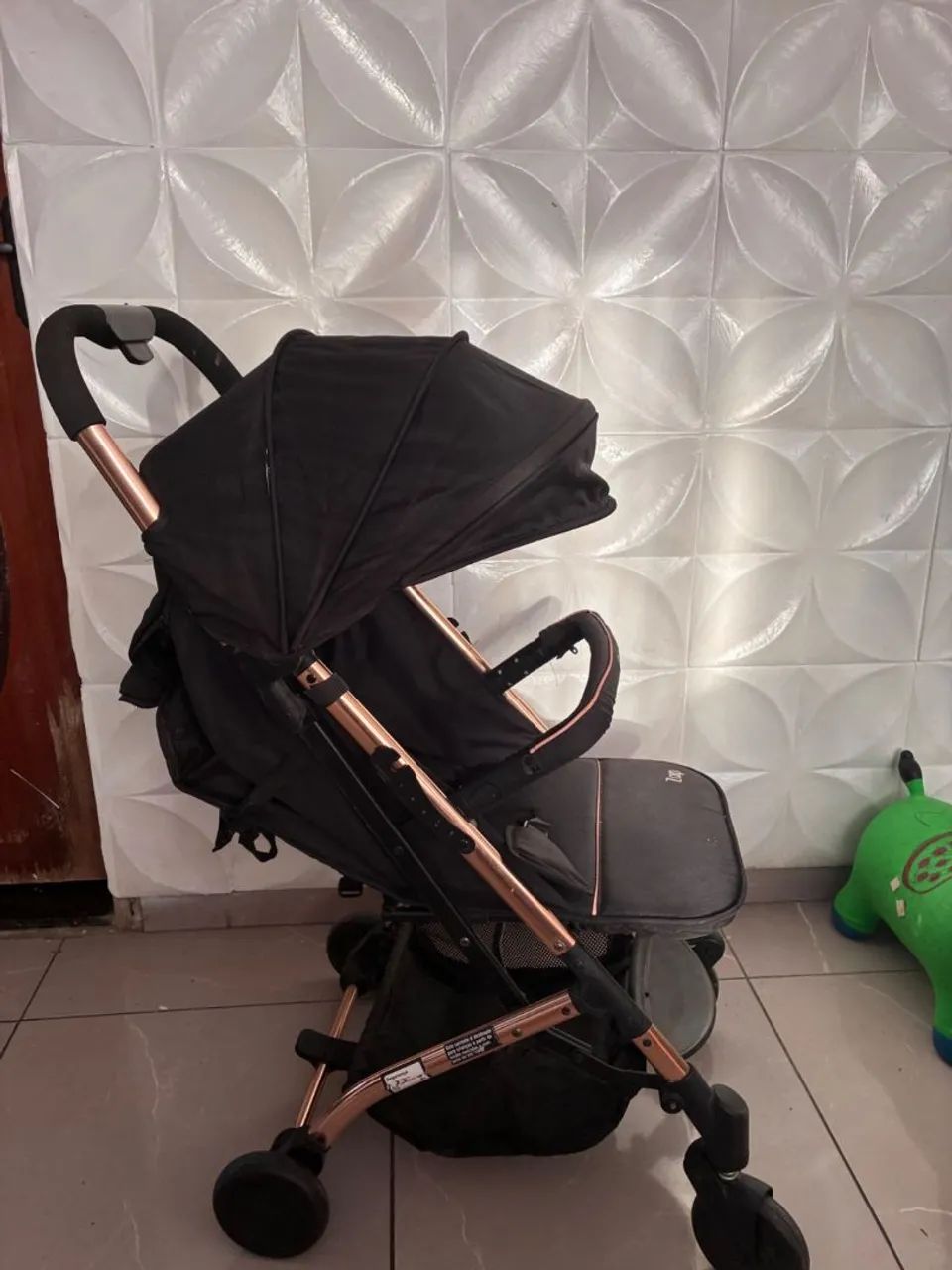 Carrinho de Bebê Burigotto Zap - Compacto e Dobrável - Foto 4
