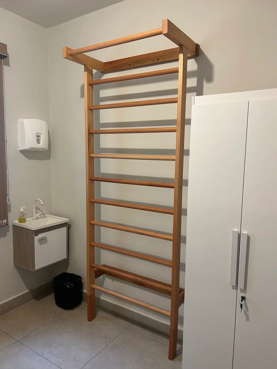 Espaldar de madeira Fisioterapia 